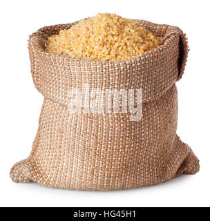 Bulgur oder Couscous in Sackleinen Tasche isoliert auf weißem Hintergrund Stockfoto