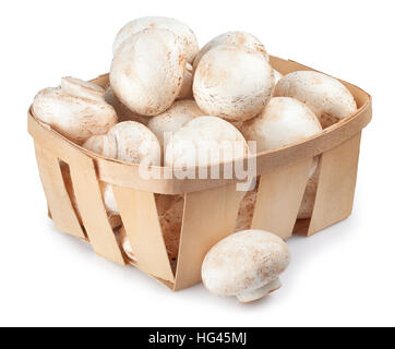 Haufen von frischen Champignons Champignons in einem Korb isoliert auf weißem Hintergrund Stockfoto