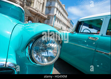 Nahaufnahme eines klassischen amerikanischen Autos geparkt in Havanna, Kuba Stockfoto