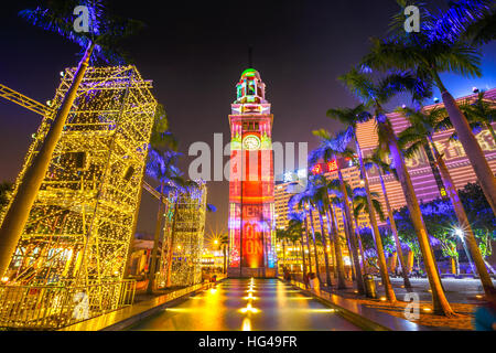 Uhrturm in der Nacht Stockfoto