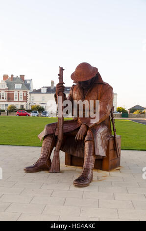 "1101" Stahl-Skulptur (auch bekannt als "Tommy") von Ray Lonsdale, am Seaham direkt am Meer gelegen Stockfoto