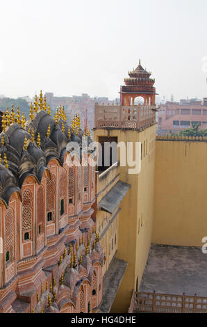 Teil des Gebäudes des Palastes der Winde Hava Makhal in Jaipur Indien, Teil, Architektur, Gebäude, Anstand, hava Stockfoto