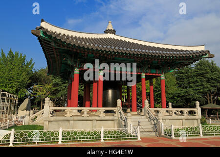 Bürgers Bell Pavillon, Yongdusan Park, Busan, Südkorea, Asien Stockfoto