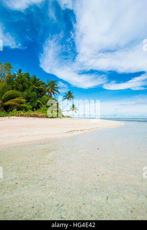 White Sand Strand und türkisfarbenes Wasser, Marine National Park, Tuvalu, Südpazifik Stockfoto