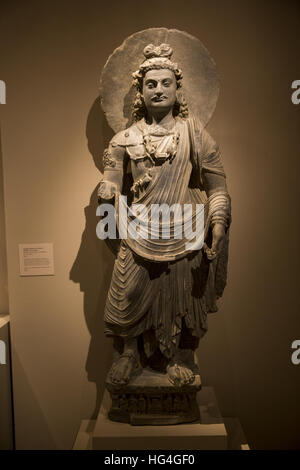 Stehender Bodhisattva Maitreya (Buddha der Zukunft), Pakistan, ca. 3. Jahrhundert. Metropolitan Museum of Art, New York City. Stockfoto