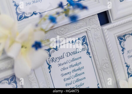 PhotoFrame Tischplan für Hochzeit, mit Blumen geschmückt Stockfoto