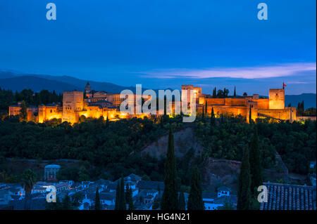 Alhambra in Granada bei Sonnenuntergang, Andalusien, Spanien Stockfoto