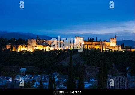 Alhambra in Granada bei Sonnenuntergang, Andalusien, Spanien Stockfoto