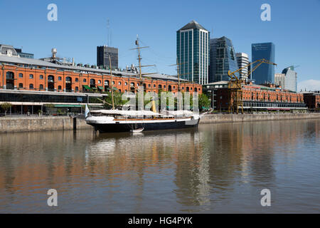 Alten Lagerhallen und Bürogebäude von Marina von Puerto Madero, San Telmo, Buenos Aires, Argentinien, Südamerika Stockfoto