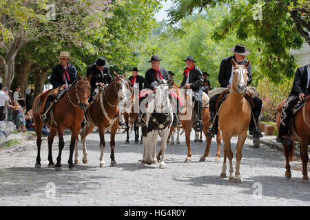 Gaucho-Parade auf den Tag der Tradition, San Antonio de Areco, La Pampa, Argentinien, Südamerika Stockfoto