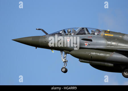 Französische Luftwaffe Mirage 2000 D Landung während des Trainings Frisian Flag. Stockfoto