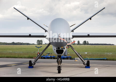 US Air Force MQ-9 Reaper-Drohne auf dem Display an der Ausstellung ILA Berlin Air Show. Stockfoto