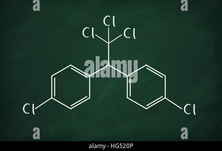 Chemische Formel von DDT auf einer Tafel Stockfoto