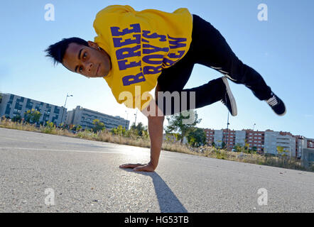 Breakdancer John Lartey führt auf der Straße Stockfoto