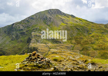 Der Höhepunkt der Yr Aran vom Allt Maenderyn Grat auf der Südseite des Snowdon in Snowdonia-Nationalpark-Wales Stockfoto