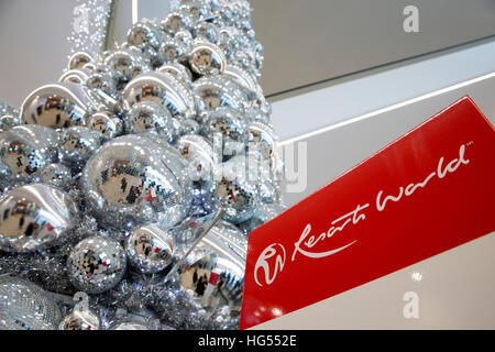 Das Genting Resorts World Centre, NEC, abgebildet mit Weihnachtsschmuck der Woche vor Weihnachten Stockfoto