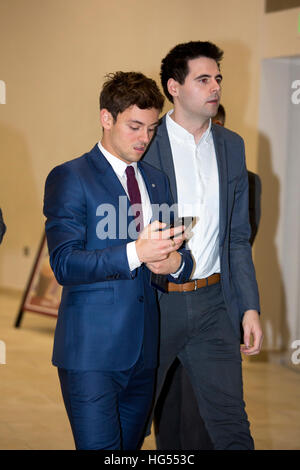 Taucher Tom Daley, links, bei den BBC Sports Personality des Jahres (SPOTY) vergibt Stockfoto