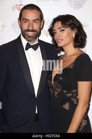 17. November 2016 - Robert Pires an der Kette der Hope Gala Ball 2016 im Grosvenor House Hotel in London, England, UK Stockfoto