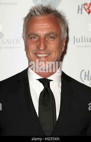 17. November 2016 - David Ginola Teilnahme an Kette der Hope Gala Ball 2016 im Grosvenor House Hotel in London, England, UK Stockfoto