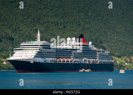 Der Cunard Queen Victoria auf einer Kreuzfahrt durch die norwegischen Fjorde. Stockfoto