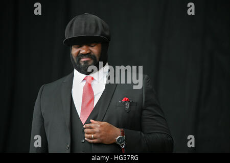 Gregory Porter auf der Pyramide-Bühne beim Glastonbury Festival, würdig Farm.UK durchführen Stockfoto