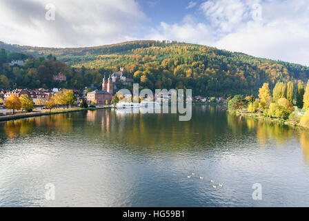 Miltenberg: Blick von der Main-Brücke in die Altstadt und Burg Mildenburg, Unterfranken, Unterfranken, Bayern, Bayern, Deutschland Stockfoto