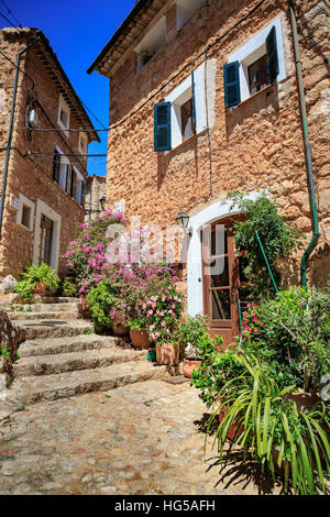 Das Dorf Fornalutx auf der Insel Mallorca, die Balearen im Mittelmeer, Spanien Stockfoto