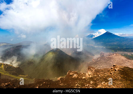 Auf dem Gipfel des aktiven Pacaya Vulkans, Guatemala, Mittelamerika Stockfoto