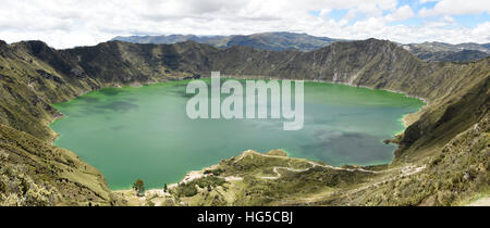 Lago Quilotoa Kratersee in erloschener Vulkan im zentralen Hochland der Anden, Ecuador, Südamerika Stockfoto