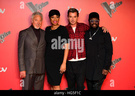 Trainer (links-rechts) Sir Tom Jones, Jennifer Hudson, Gavin Rossdale und will.i.am, die Teilnahme an der Stimme UK Launch in Millbank Tower, London. Stockfoto