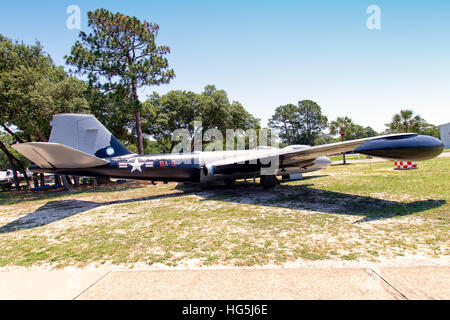 Martin EB-57B-MA Canberra, 52-1516, zuletzt zugewiesenen 158. Fighter Wing, Vermont Air National Guard, Burlington, Vermont, gekennzeichnet als Flugzeuge der 8. Bomb Squadron, 35. Taktischer Kämpfer-Flügel, Phan Rang Air Base, Südvietnam. Das Flugzeug trägt den Namen von Captain Forrest Adolph Dalton, 33, ein Bewohner von Fort Walton Beach, Florida, 4. April 1957 bei dem Absturz eine RB-57A-MA-Canberra, 52-1434, 15 Meilen (24 Kilometer) N Vancleave, Mississippi wegen Motorschaden getötet wurde Stockfoto