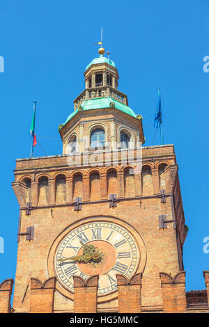 Bologne Uhrturm Stockfoto