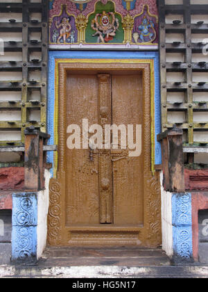 Hintertür des Shri Krishna Tempel, Ambalpuram, Kerala Stockfoto