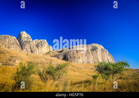 Atemberaubende Landschaft mit Madagaskar Hochland in der Nähe von National Park Andringitra Stockfoto