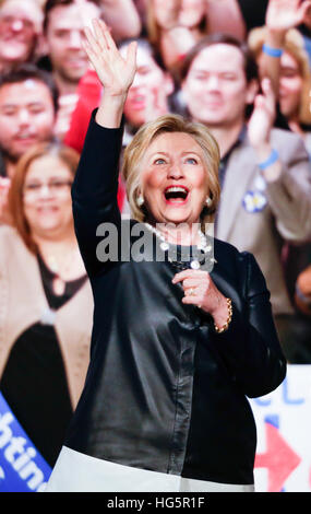 Demokratischen Präsidentschaftskandidaten Hillary Clinton spricht während einer Kundgebung im Apollo Theater am 30. März 2016 in New York City, New York. Stockfoto