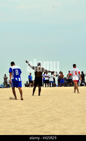 Spiel des Fußballs an der Copacabana in Rio De Janeiro Brasilien Stockfoto