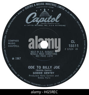45 u/min 7' UK Plattenlabel von Ode To Billy Joe von Bobbie Gentry auf dem Capitol-Label von 1967 Stockfoto