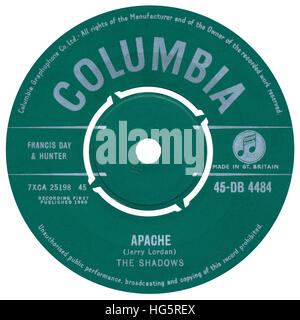 45 u/min 7' UK Plattenlabel von Apache von The Shadows auf dem Columbia-Label von 1960 Stockfoto