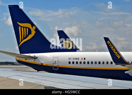 Boeing 737-300 der Fluggesellschaften Ryanair Porto Portugal Stockfoto