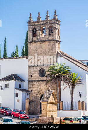 Spanien, Andalusien, Provinz Malaga, Ronda, Iglesia de Nuestro Padre Jesus und Fuente de Los Ocho Caños (Brunnen der acht Ausgießer) Stockfoto