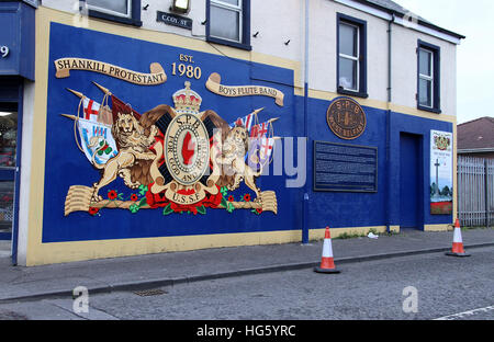 Jungen Flute Band Wandbild auf der Shankill Road in Belfast Stockfoto