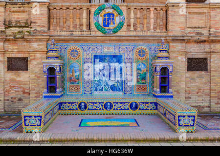 Glasierte fliesen Werkbank der spanischen Provinz Oviedo (derzeit Fürstentum Asturien) an der Plaza de Espana, Sevilla, Spanien Stockfoto