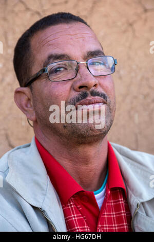 Ksar Elkhorbat, Marokko.  Menschen mittleren Alters Amazigh Berber. Stockfoto