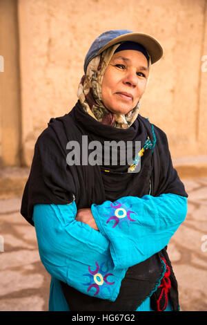 Ksar Elkhorbat, Marokko.  Frau mittleren Alters Amazigh-Berber. Stockfoto