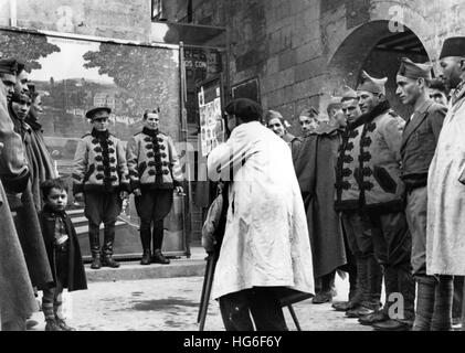 Das Nazi-Propagandafilm zeigt neue Rekruten von Francos-Truppen in Kavallerie-Kasernen in Salamanca, Spanien, Dezember 1936. Fotoarchiv für Zeitgeschichtee - KEIN KABELDIENST - | weltweite Nutzung Stockfoto