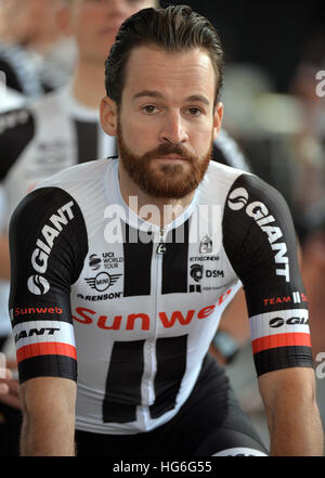 Greven, Deutschland. 5. Januar 2017. Deutsche Radfahrer Simon Geschke in Greven, Deutschland, 5. Januar 2017. Geschke ist Teil des Team Sunweb, ein UCI WorldTeam-lizenzierte professionelle Radsport Verein mit Sitz in Deventer in den Niederlanden. Foto: Michael Bahlo/Dpa/Alamy Live News Stockfoto