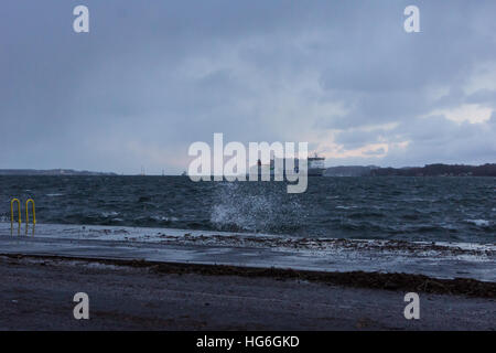 Kiel, Deutschland. 5. Januar 2017. Kiel, Hauptstadt des Landes Schleswig-Holstein, Norddeutschland, nachdem Sturm front "Axel" und eine Sturmflut © Björn Deutschmann/Alamy gestorben Live-Nachrichten Stockfoto