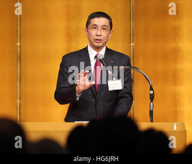 Tokio, Japan. 5. Januar 2017. Nissan Motor Co-Chief Executive Officer Hiroto, Vorsitzender der Japan Automobile fertigt Association (JAMA) hält eine Rede auf der japanischen Automobilindustrie Verbände-Silvester-Party in einem Tokio Hotel auf Donnerstag, 5. Januar 2017. © Yoshio Tsunoda/AFLO/Alamy Live-Nachrichten Stockfoto