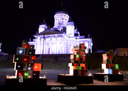 Helsinki, Finnland. 5. Januar 2017. Interaktive Licht-Installationen sind bei den Senatsplatz während der 9. jährliche Lux Helsinki-Lichterfest in Helsinki, Finnland, 5. Januar 2017 sehen. Die Veranstaltung wurde organisiert, um leichte Kunstwerke und Festival-Atmosphäre in der dunkelsten Zeit des Jahres bieten. © Sergei Stepanov/Xinhua/Alamy Live-Nachrichten Stockfoto