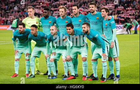 Bilbao, Spanien. 5. Januar 2017. FC Barcelona-Gruppe Mannschaftsaufstellung während des Fußballspiels der Runde der 16 des spanischen Königs Cup zwischen Athletic Club und dem FC Barcelona im San Mames Stadion am 5. Januar 2017 in Bilbao, Spanien. © David Gato/Alamy Live-Nachrichten Stockfoto